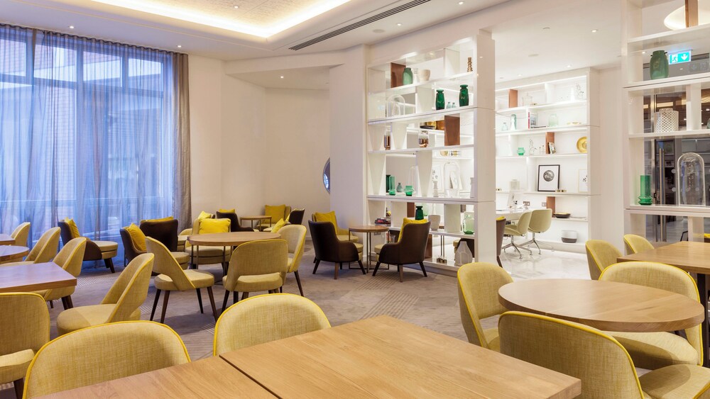 Hotel Lounge
