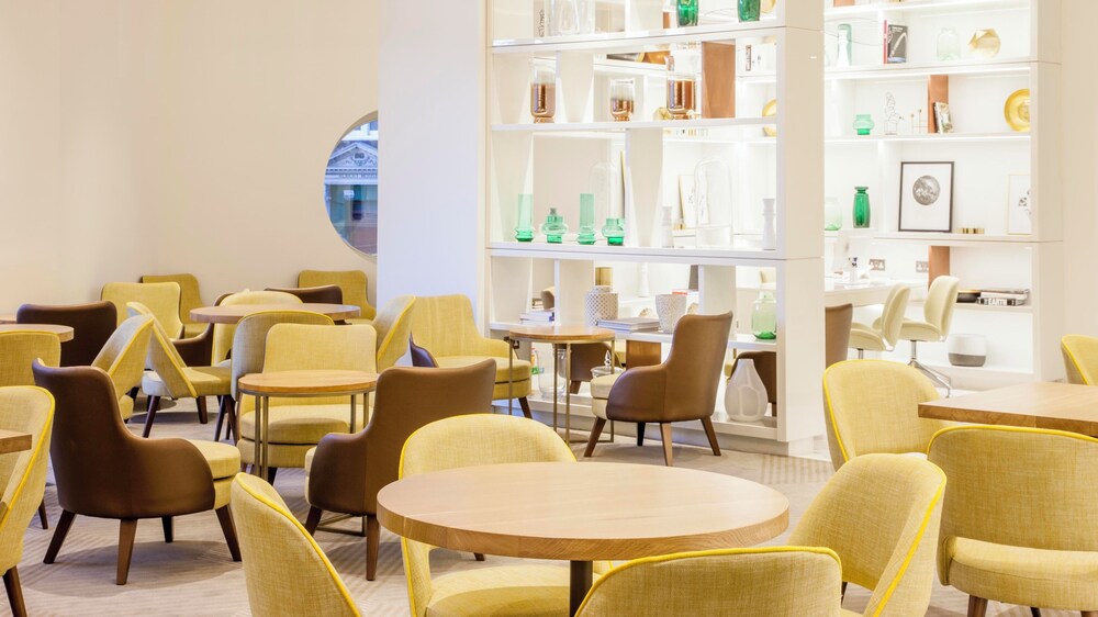 Hotel Lounge