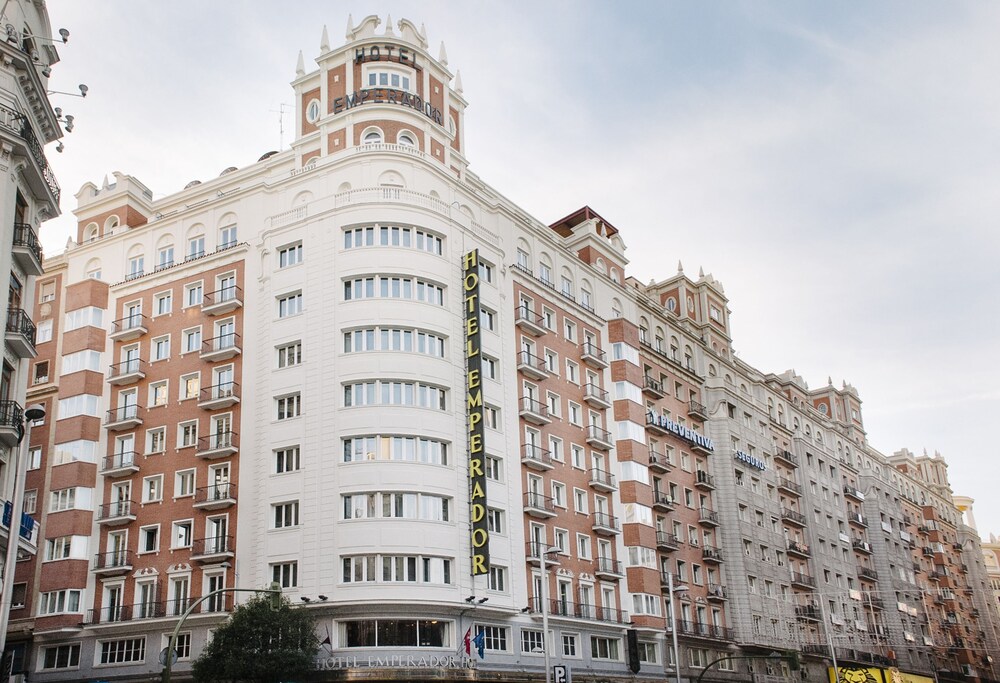 Fachada del hotel