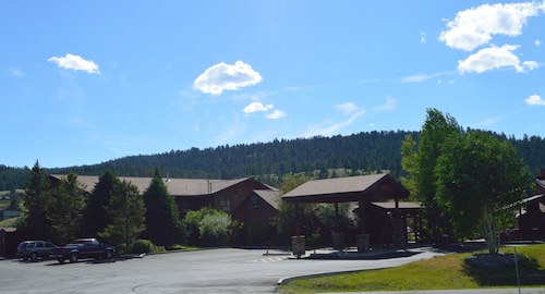 Buck's T-4 Lodge