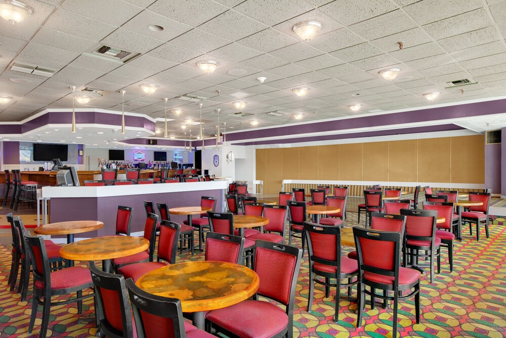 Hotel Lounge