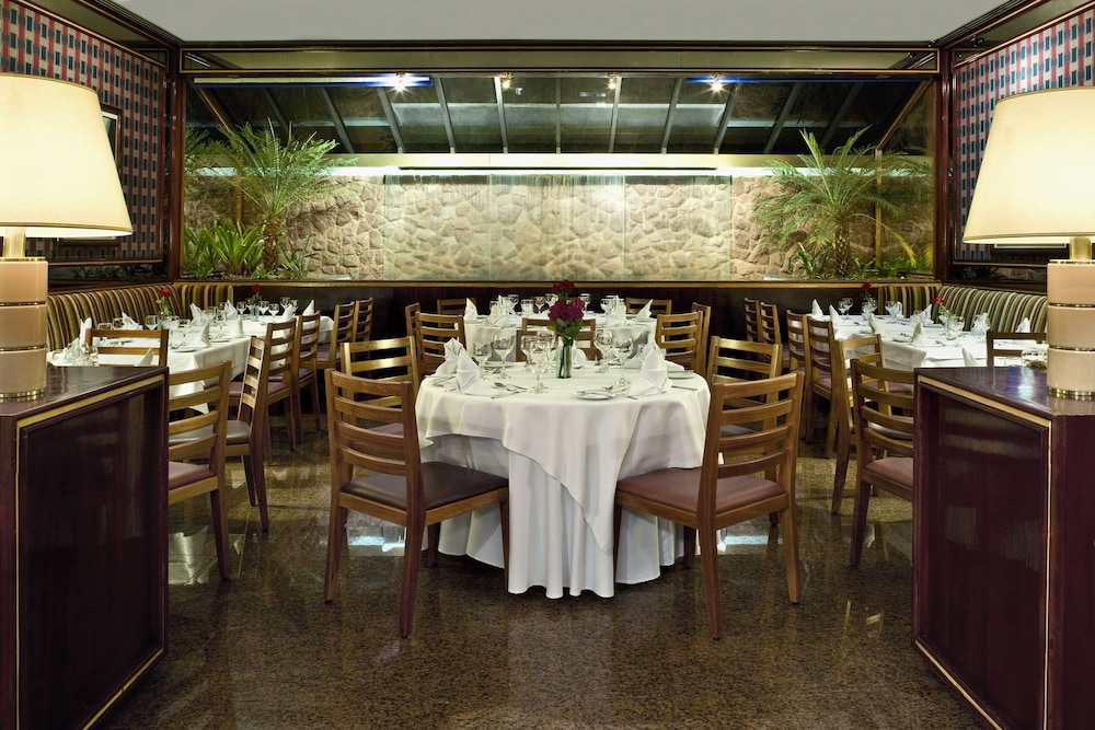 Food Court