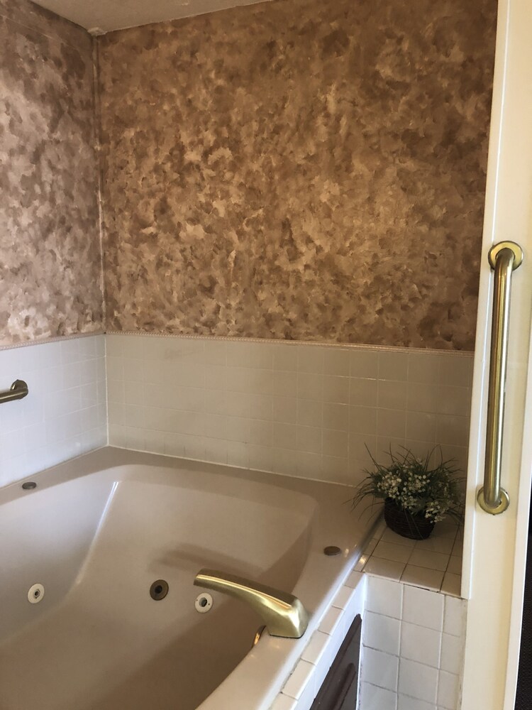 Jetted Tub
