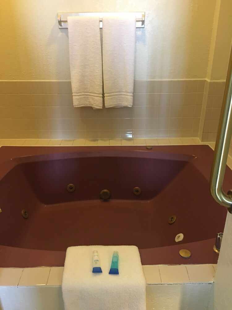 Jetted Tub