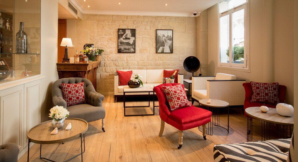 Hotel Lounge