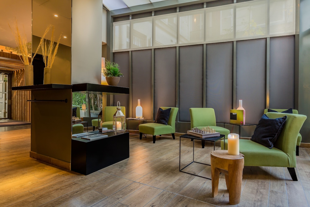 Executive Lounge