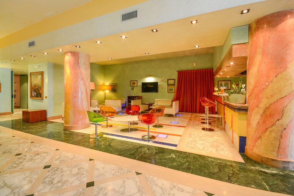 Hotel Lounge