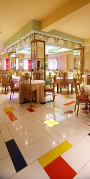 Family Dining