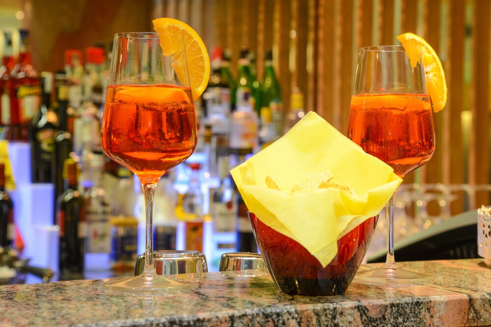 Hotel Bar