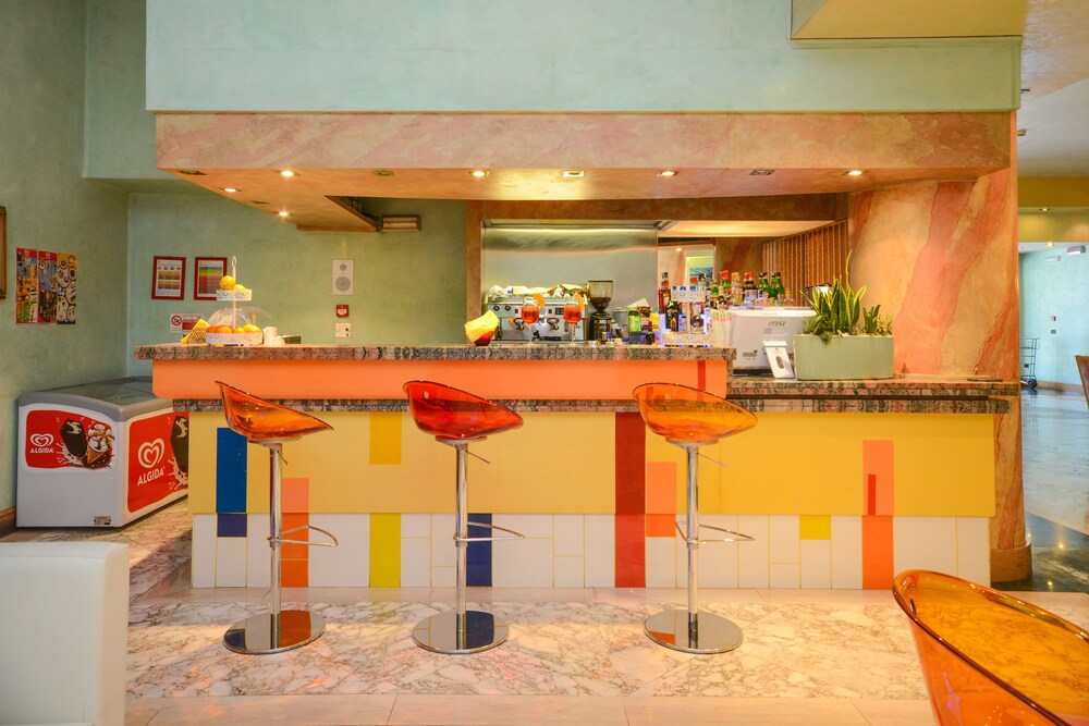 Hotel Bar