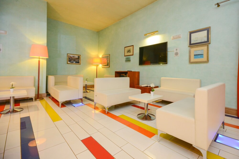 Hotel Lounge
