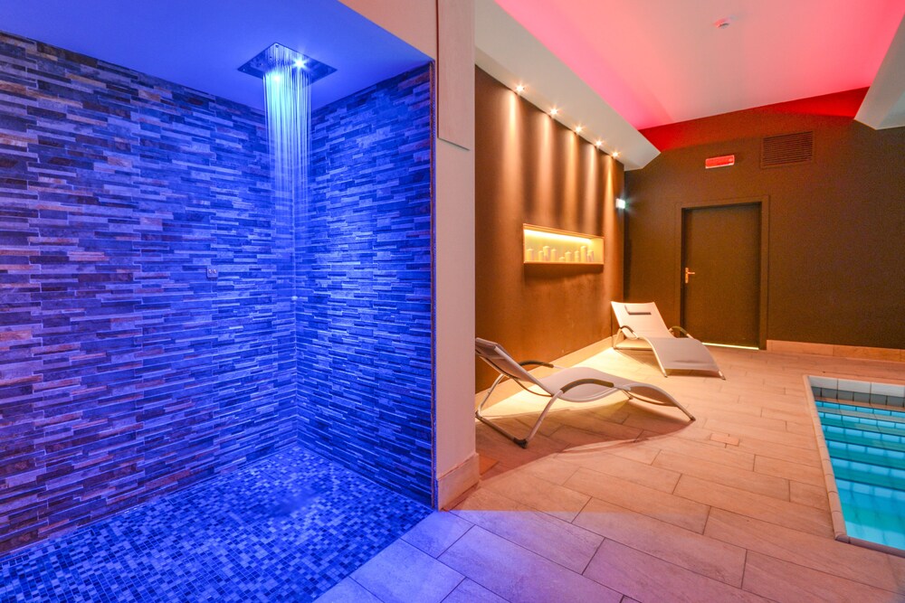 Vichy Shower