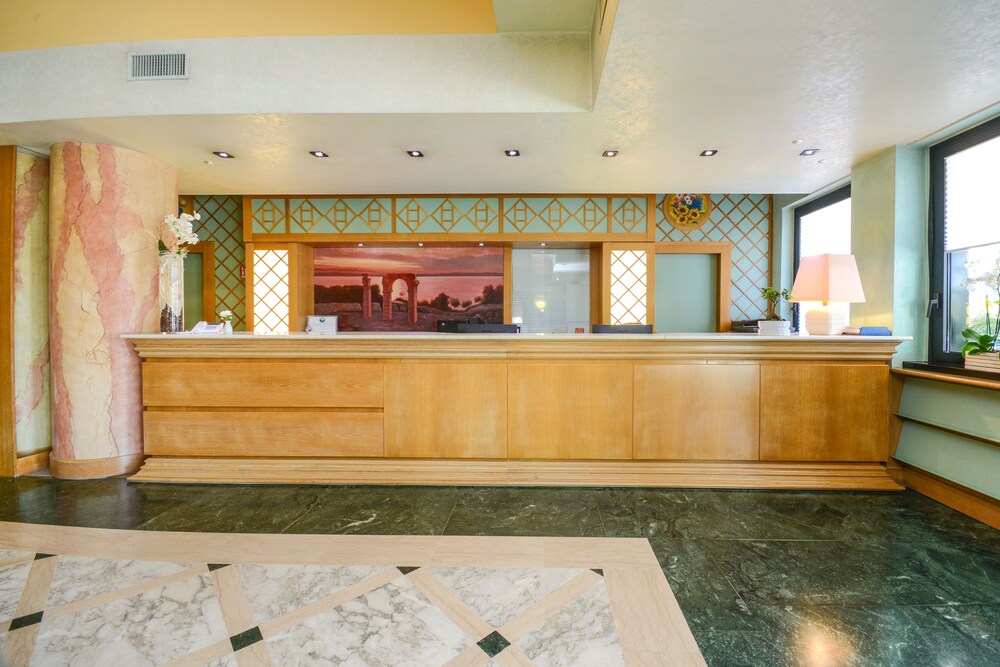 Concierge Desk