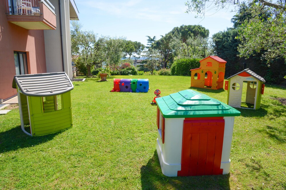 Childrens Play Area - Outdoor