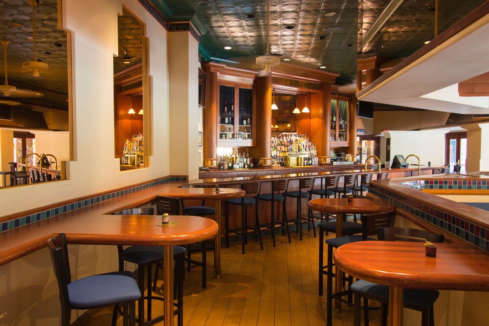 Hotel Bar