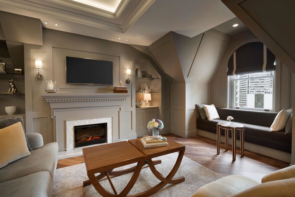 Executive Lounge