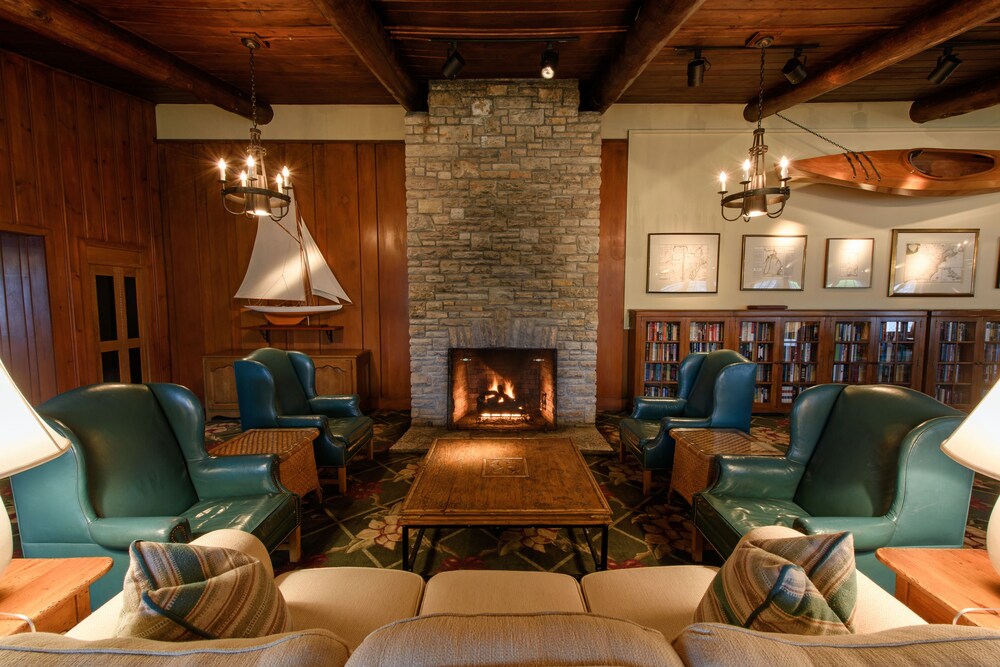 Hotel Lounge