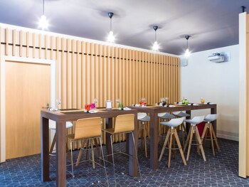Hotel Bar