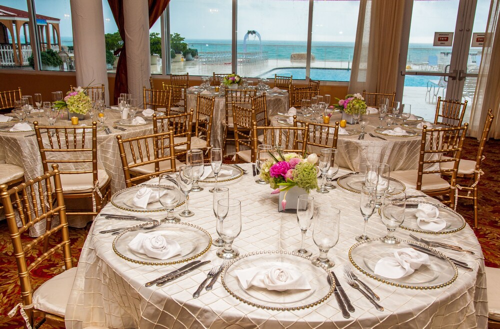 Reception hall, Ramada Plaza by Wyndham Marco Polo Beach Resort