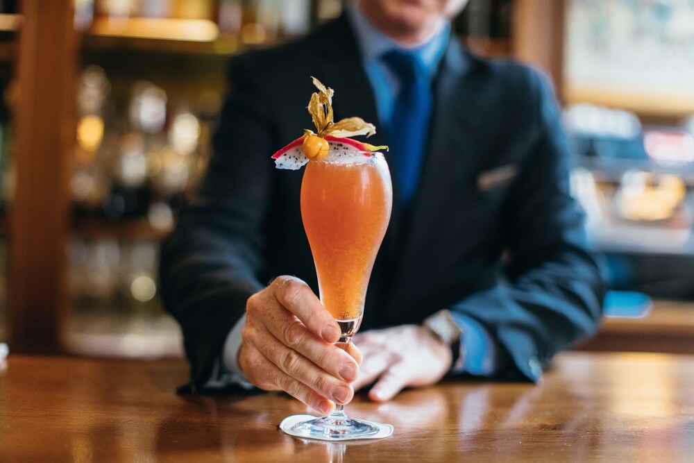 Hotel Bar