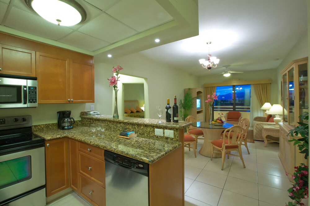 Private kitchen, Paradise Village Beach Resort and Spa