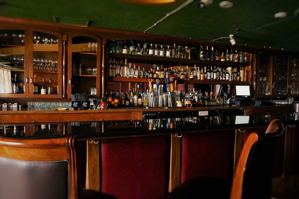 Hotel Bar