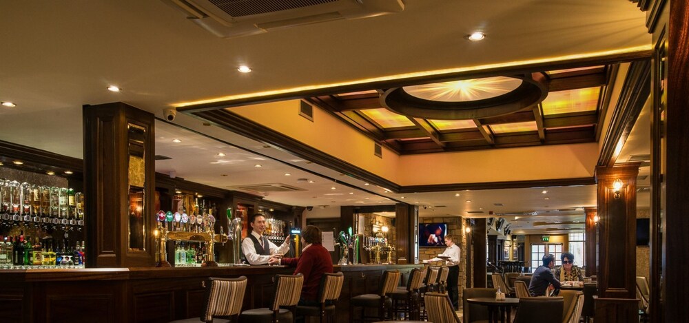 Hotel Bar