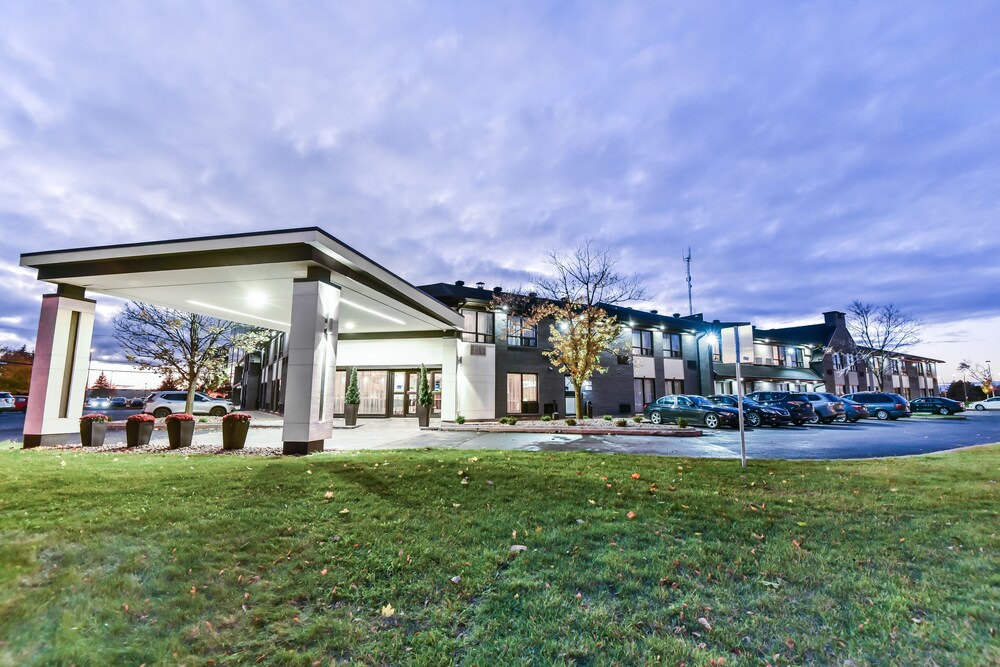 Hotel Front - Evening/Night