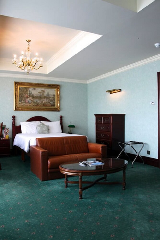 Guestroom