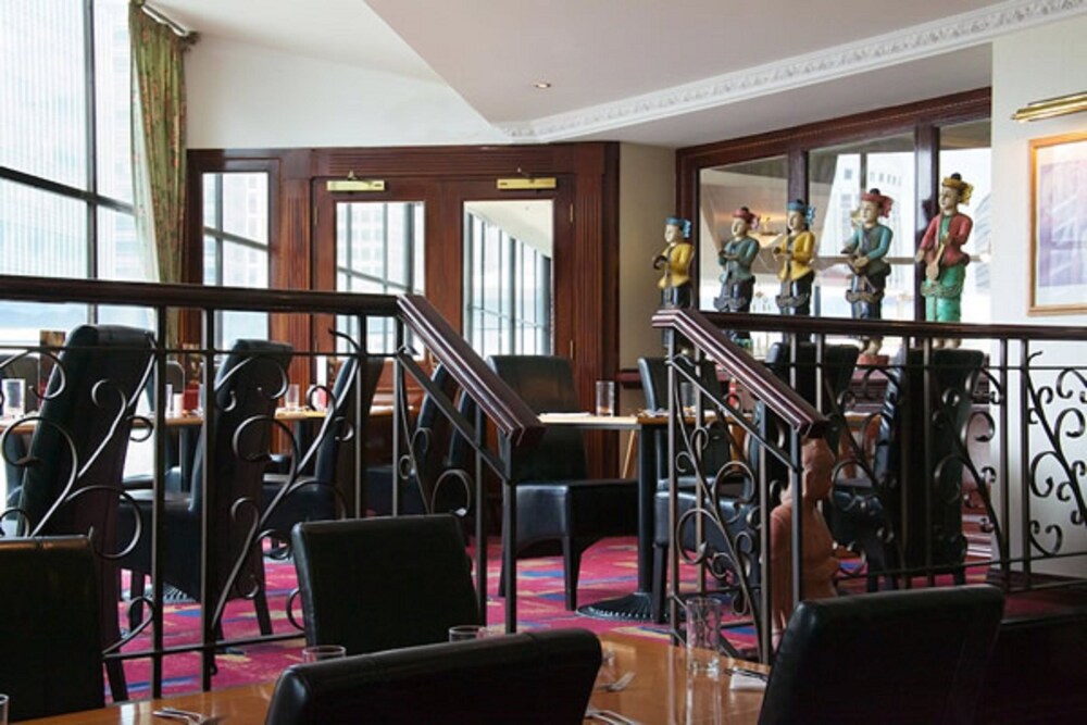 Hotel Lounge