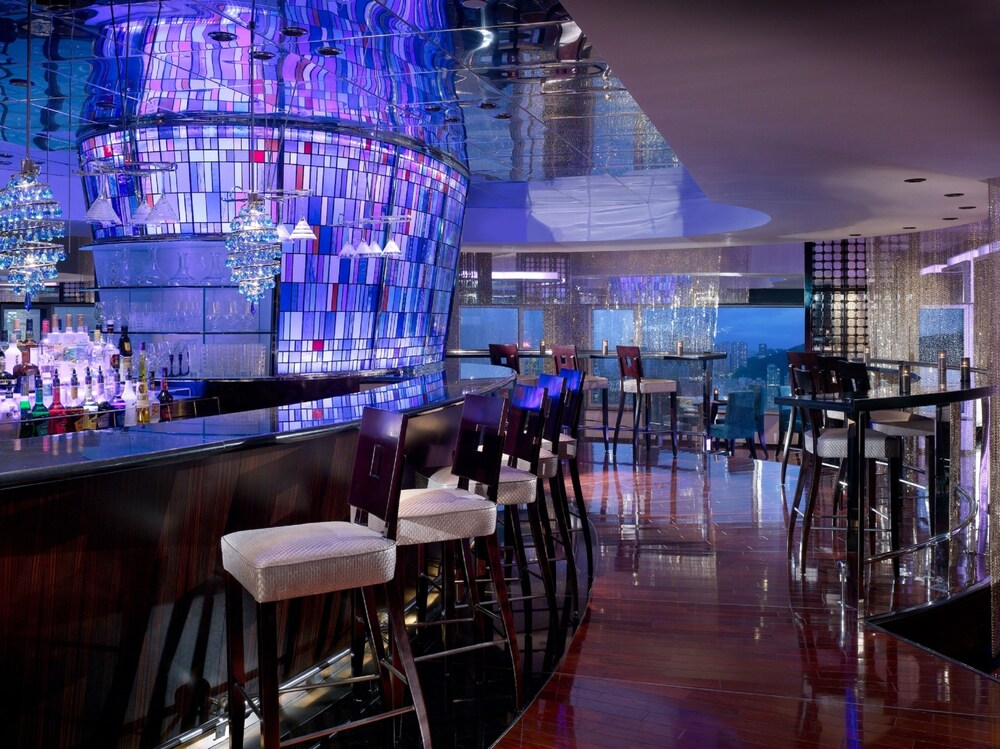 Hotel Lounge