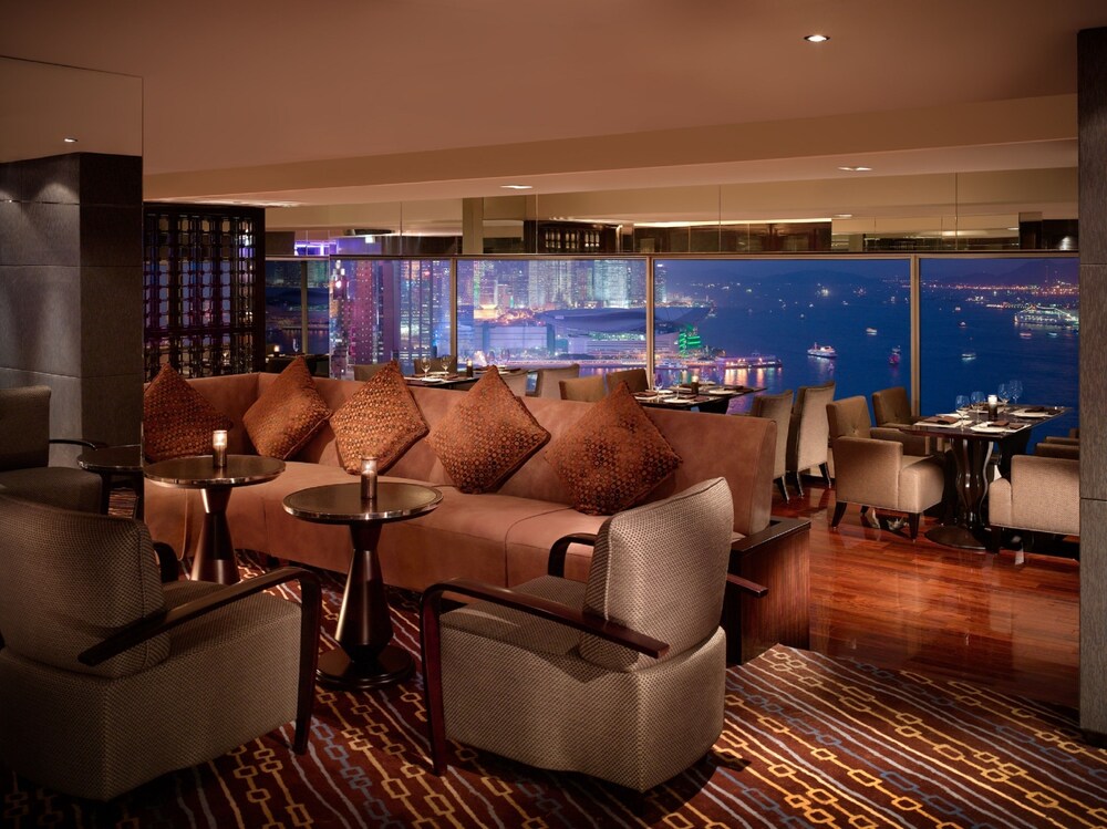 Hotel Lounge