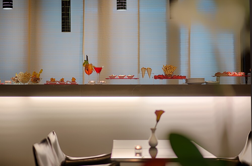 Hotel Lounge