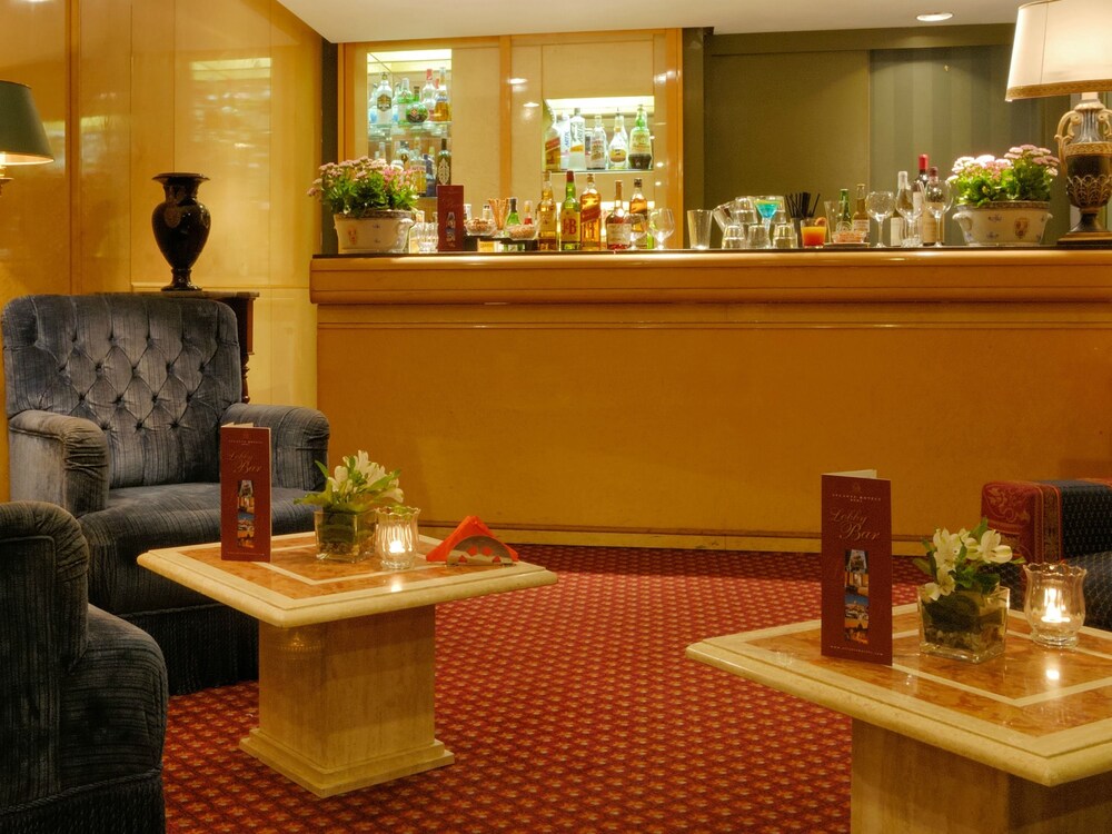 Hotel Lounge