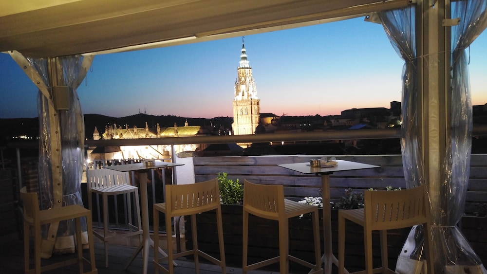 Hotel Bar