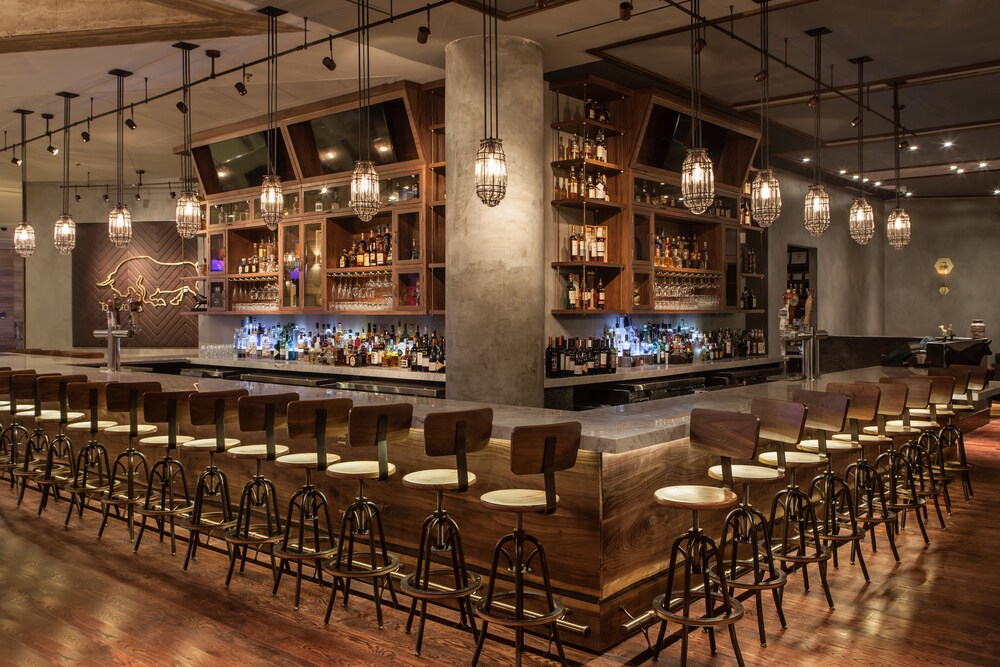 Hotel Bar