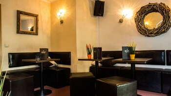 Hotel Lounge
