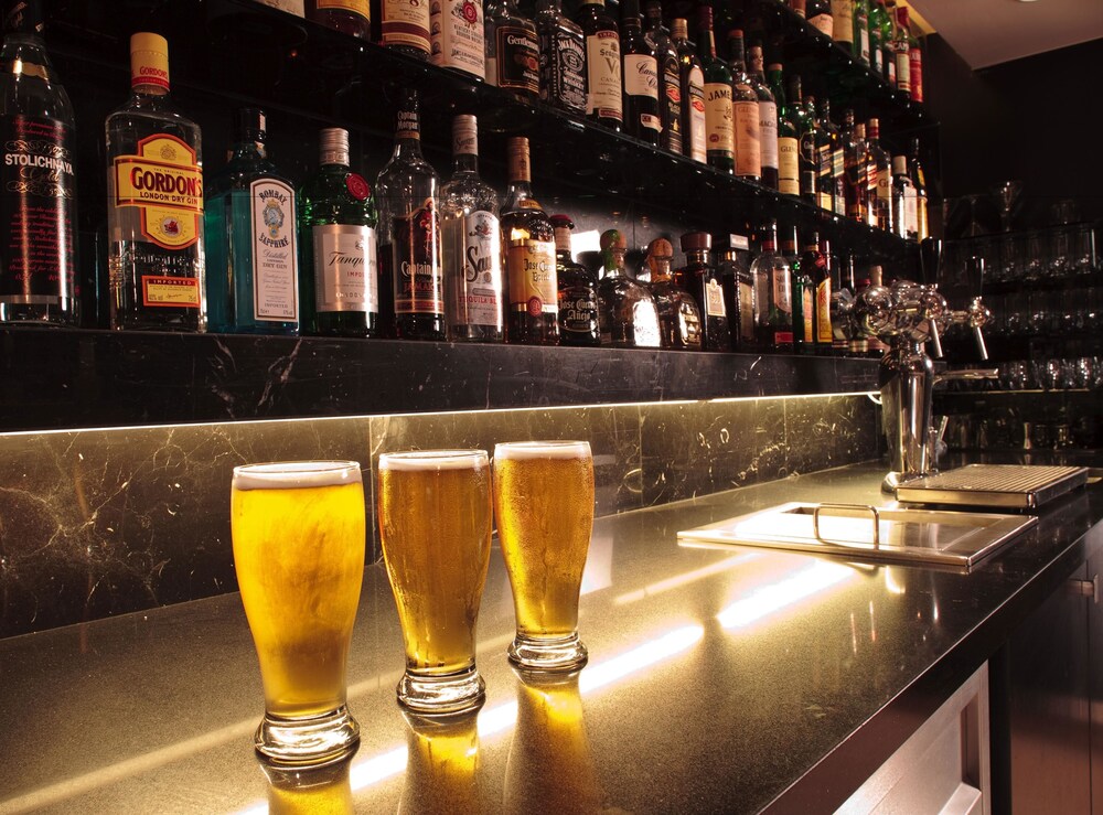 Hotel Bar