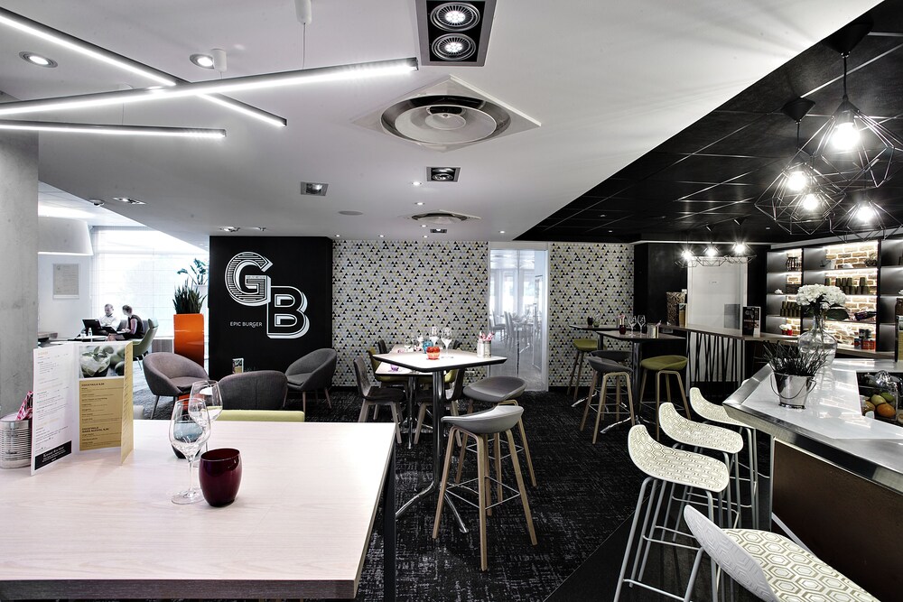 Hotel Bar