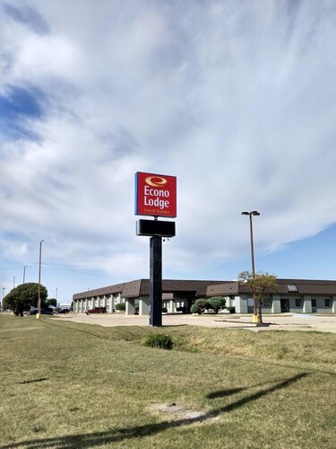Econo Lodge Inn & Suites