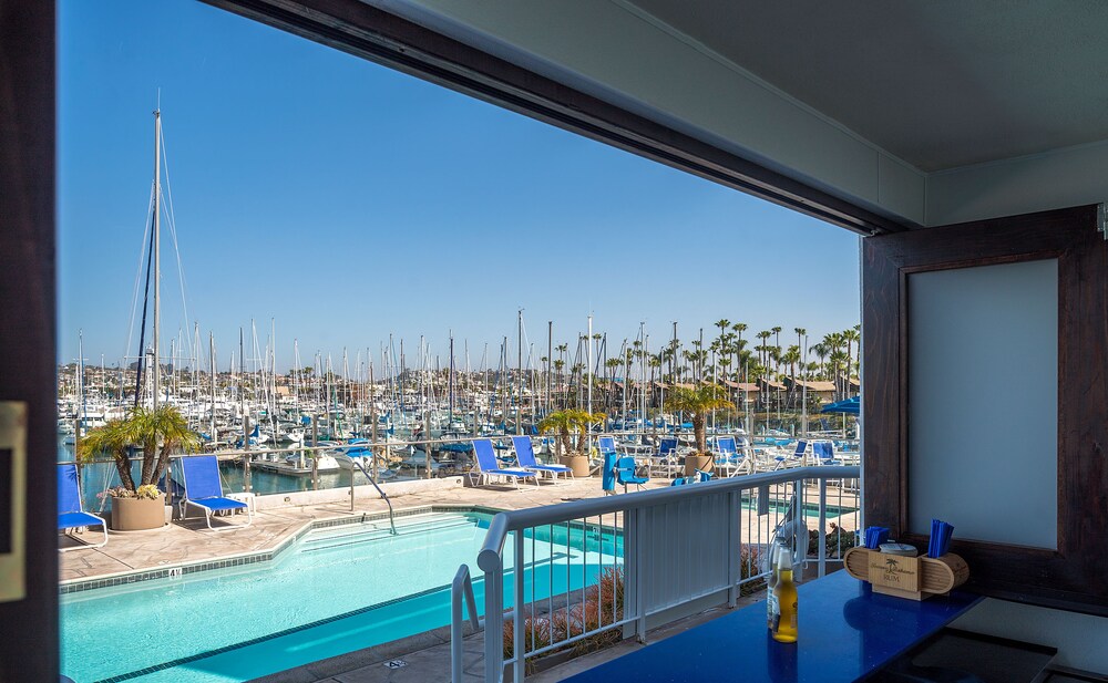 Poolside Bar