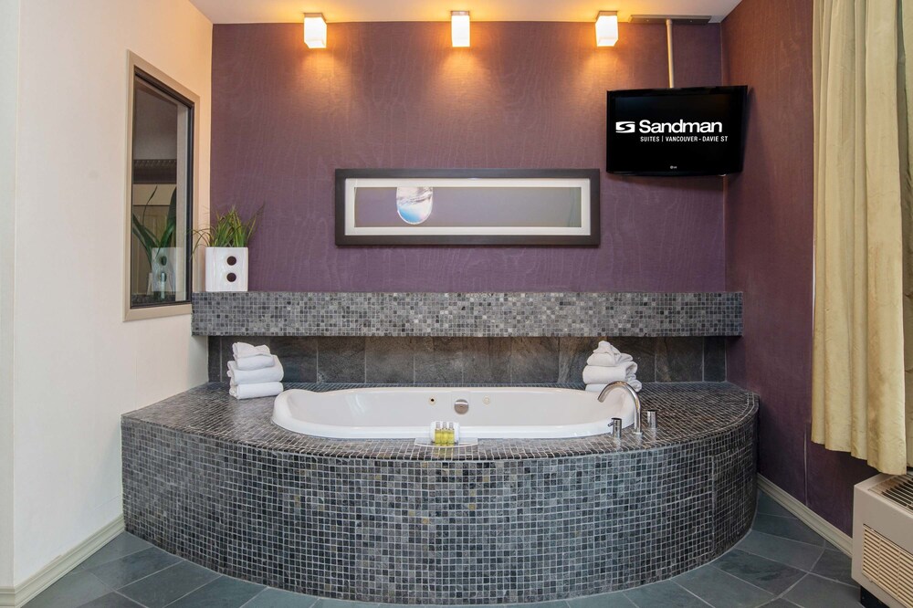 Jetted Tub