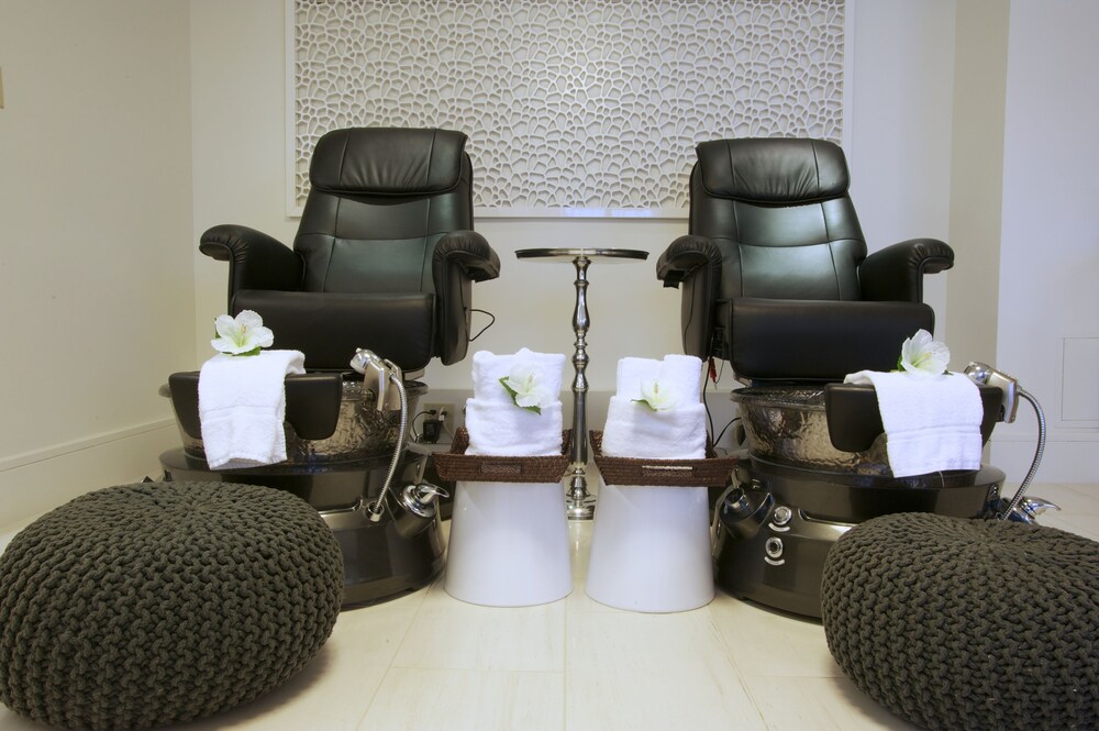 Nail Salon