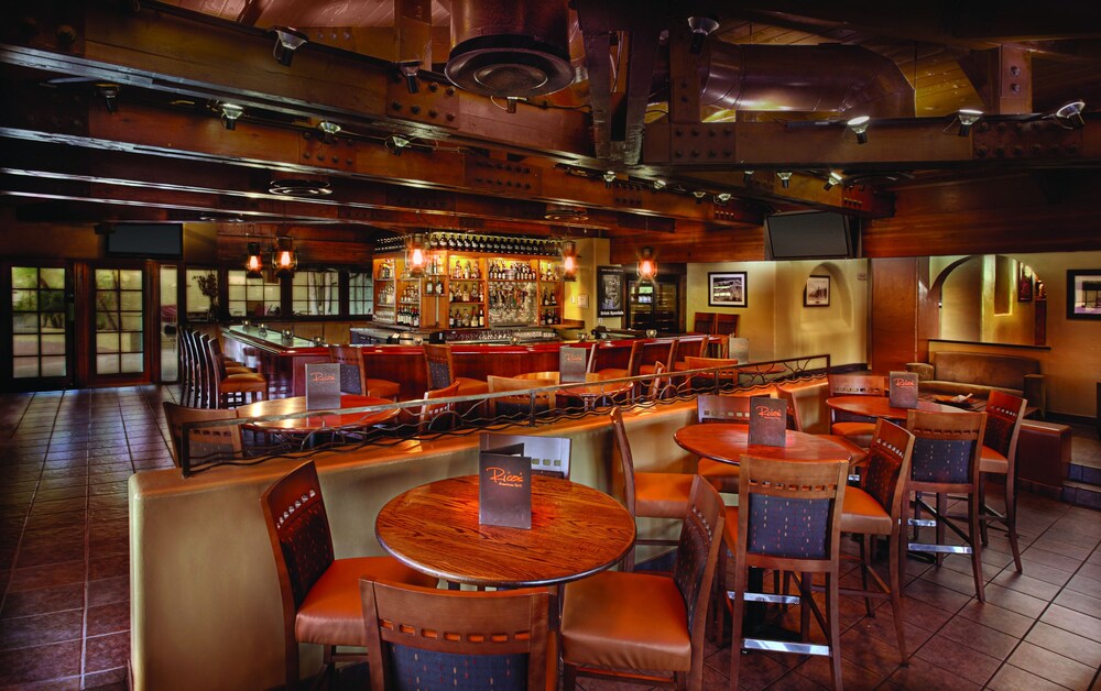 Hotel Bar
