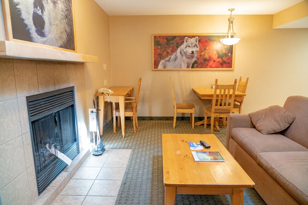 Loft (Suite) - Living Area