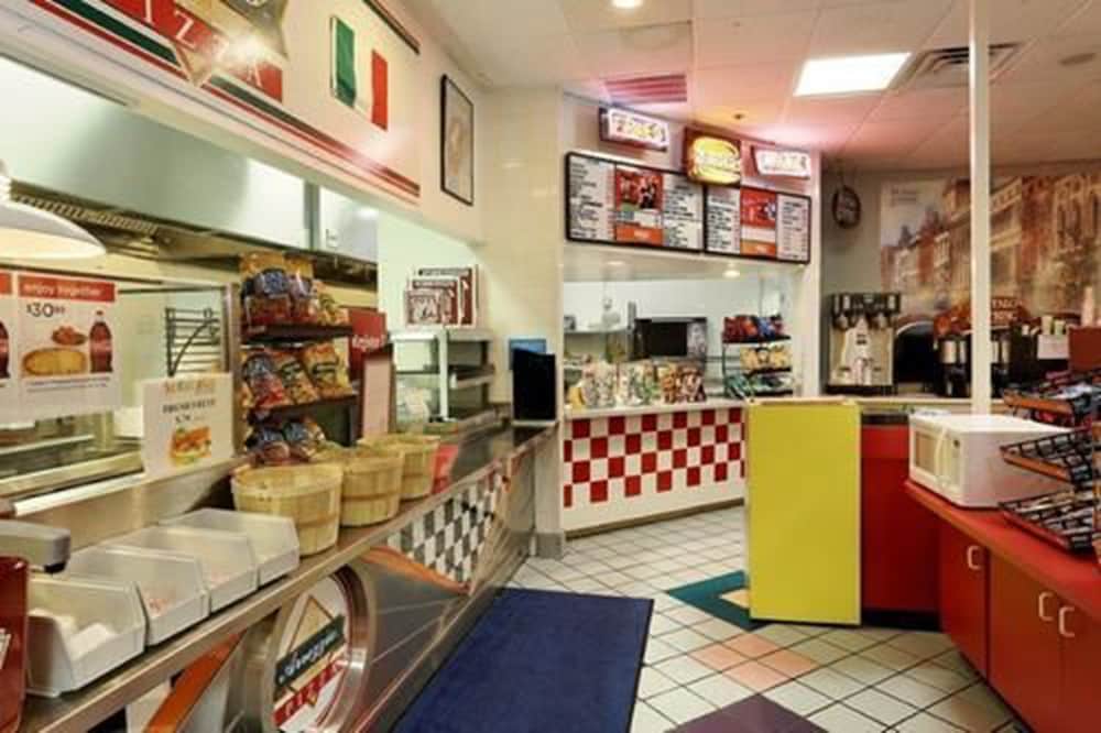 Food Court