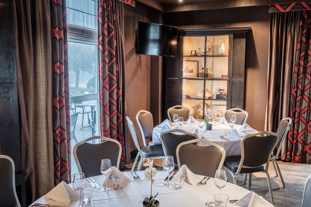 Bar-salon de l'hôtel