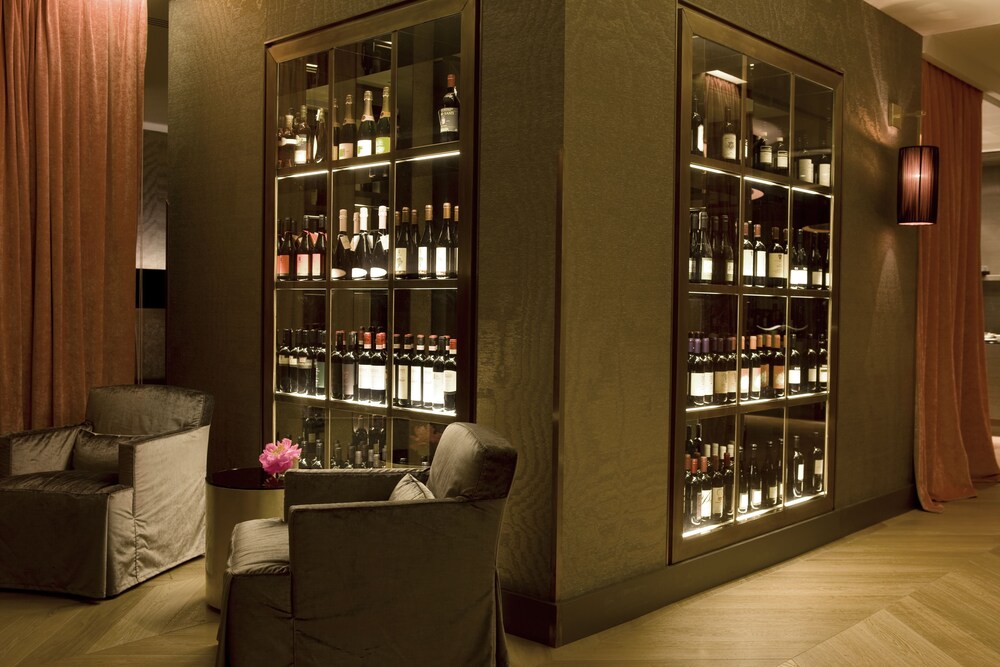Bar-salon de l'hôtel