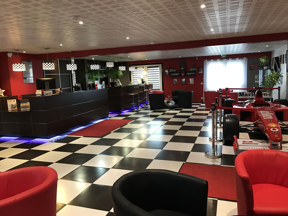 Hotel Bar