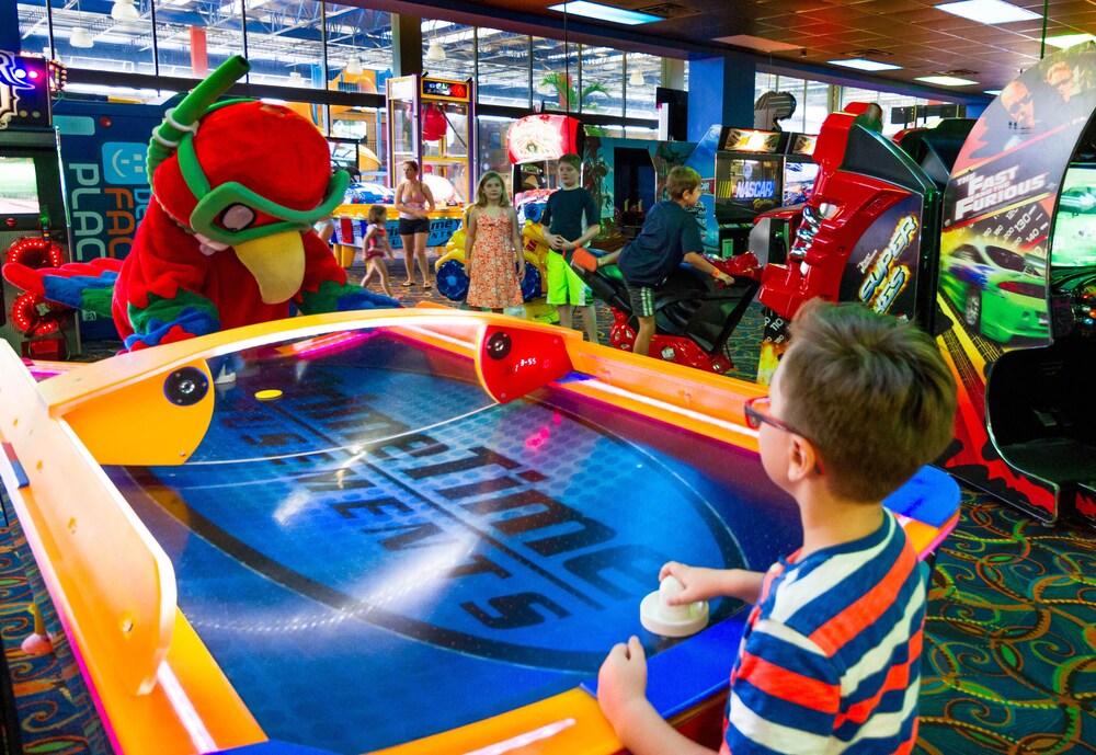 Game room, CoCo Key Hotel and Water Resort 